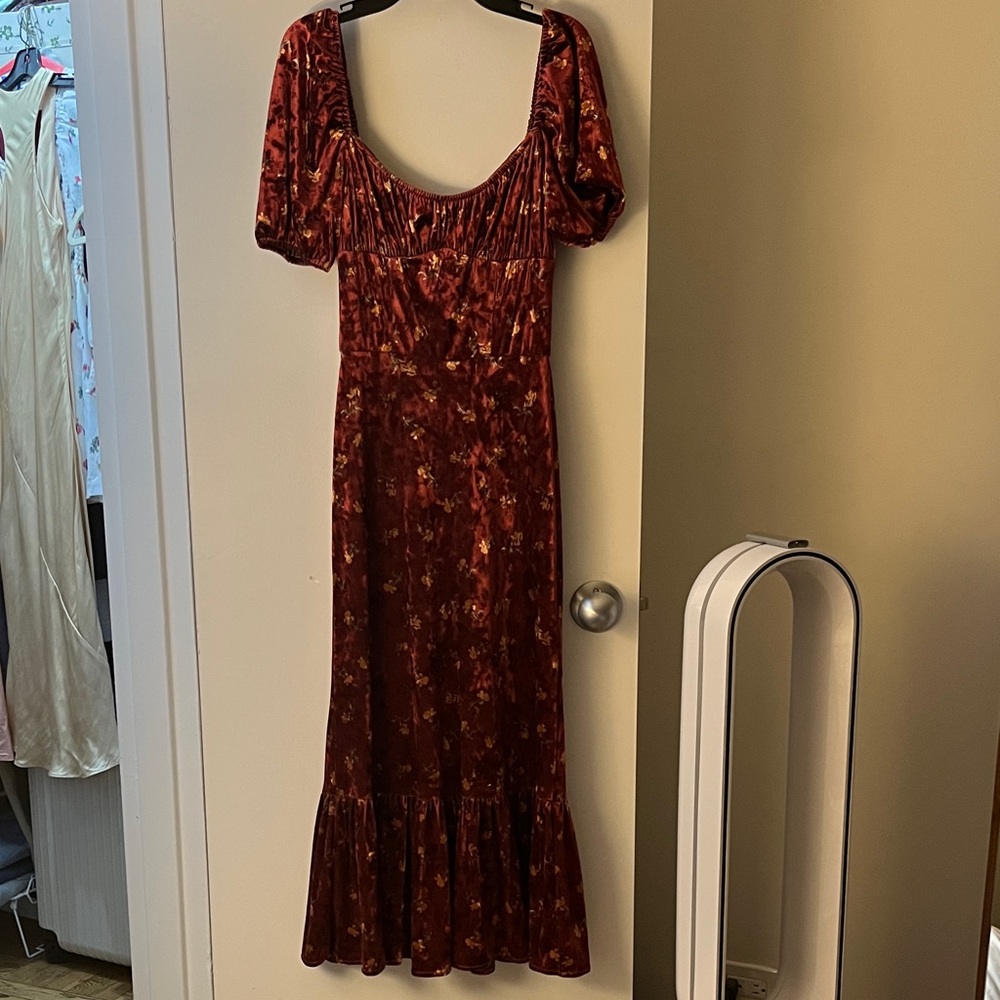Chic Velvet Floral Midi Dress